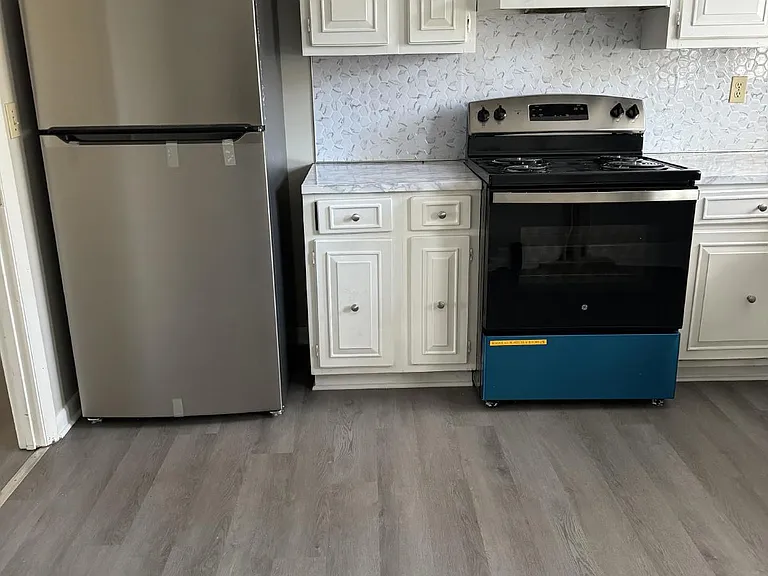 144 Nottingham Dr #5 — Photo 2