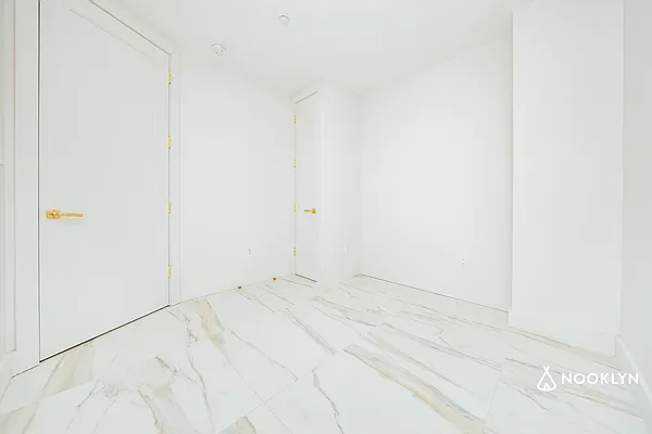 Rented by Nooklyn NYC LLC | media 21