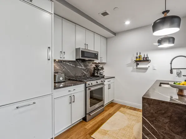 554 4th Avenue image 4 of 26