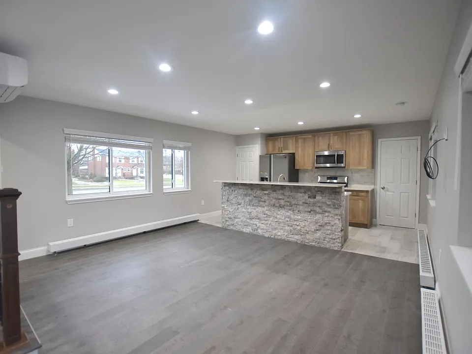 2325 W Thirteen Mile Rd #43