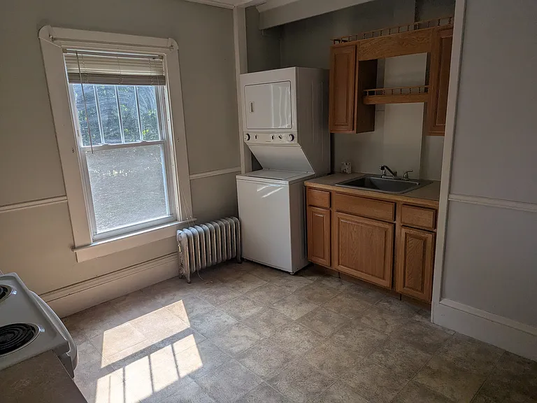 604 Lowell St #604R — Photo 2