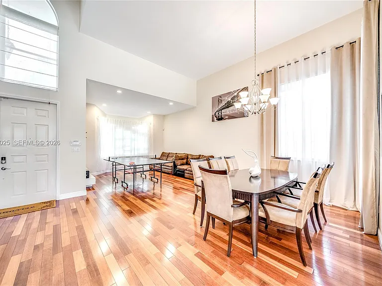1241 S 13th Ave — Photo 13