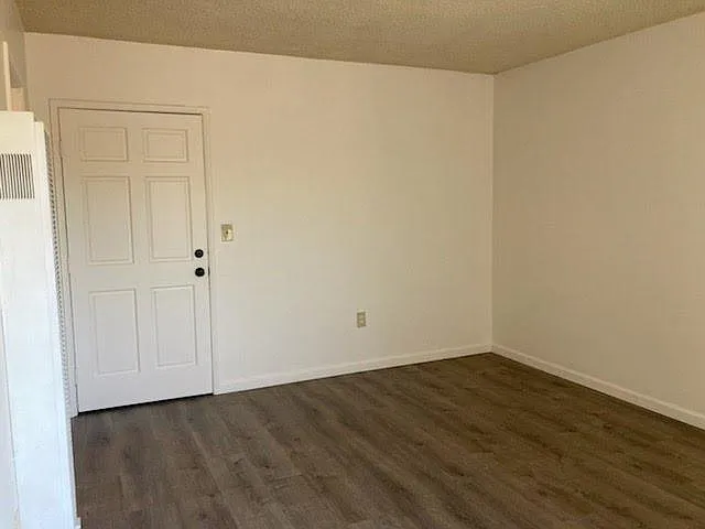 320 W Artesia St #16 — Photo 2