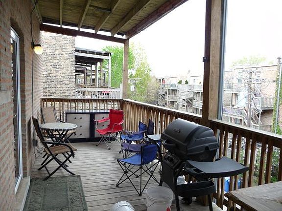 3rd image of 910 W Belle Plaine Ave APT 3