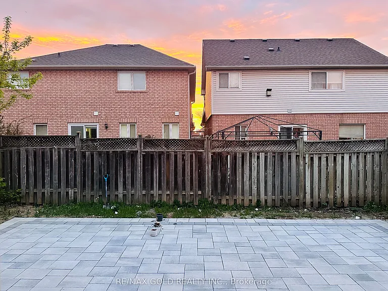 55 Linderwood Dr — Photo 9