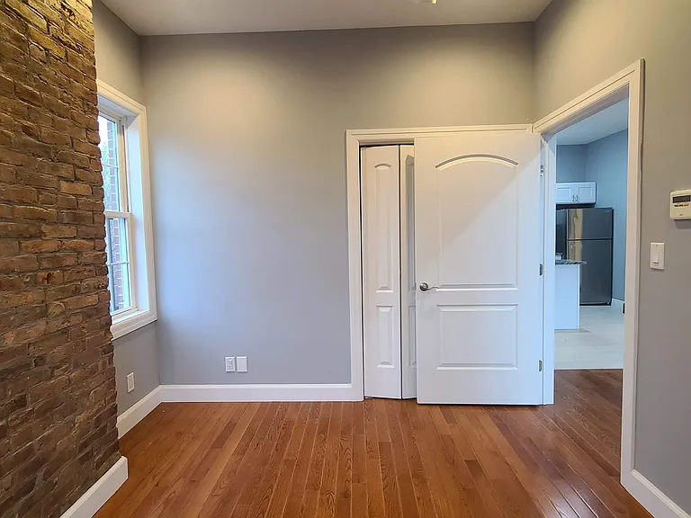 100 Griffith St #3L — Photo 11