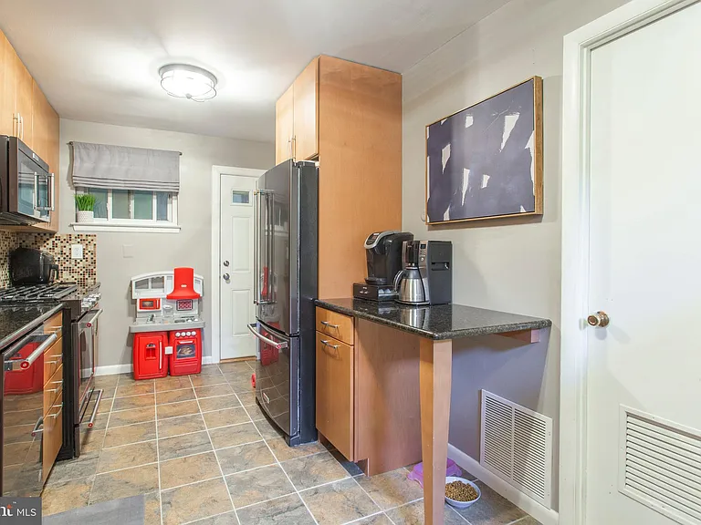 509 S 5th St — Photo 10