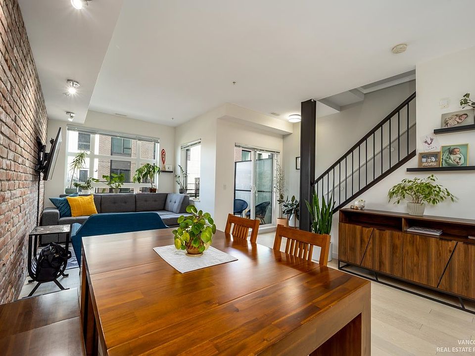1st image of 95 Moody St #326