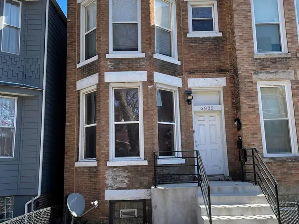 6835 S Calumet Ave, Chicago, IL 60637