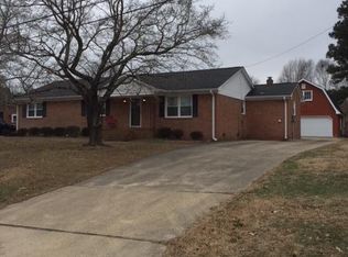 904 Hillwell Rd, Chesapeake, VA 23322