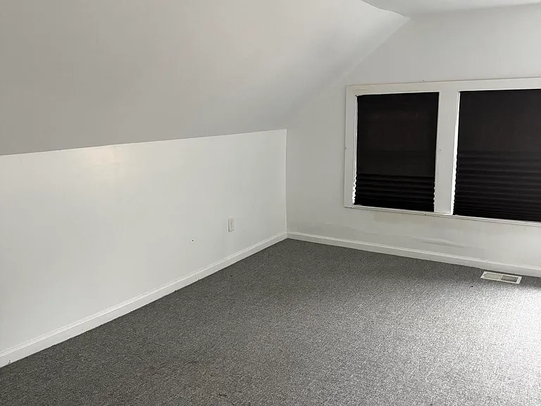 10 Frances Pl — Photo 9