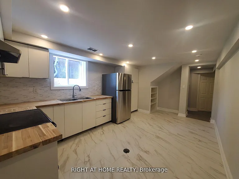 214 Kenilworth Ave S #BASEMENT — Photo 19