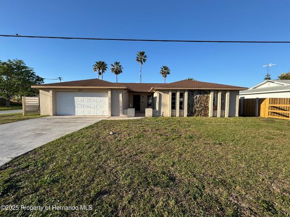 8607 Long Boat Ln, Hudson, FL 34667
