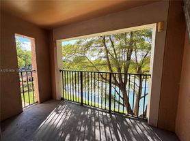 2021 Renaissance Blvd, Hollywood, FL