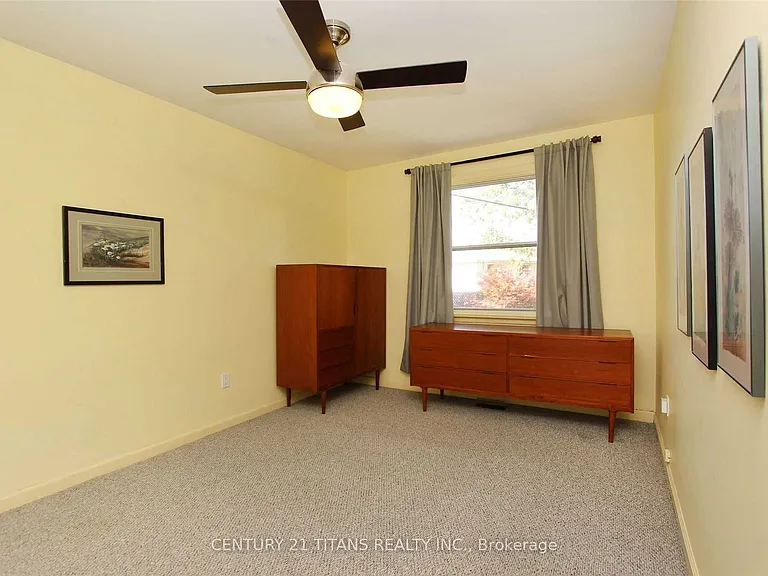 38 Rochman Blvd — Photo 5