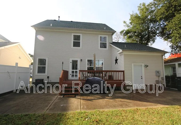 1618 Kingston Ave — Photo 5