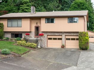 17132 SE Parkers Dr, Gladstone, OR