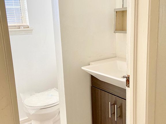 5th image of 6932 Escondido Dr