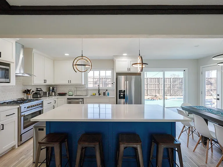 1205 Hillsdale Dr — Photo 4