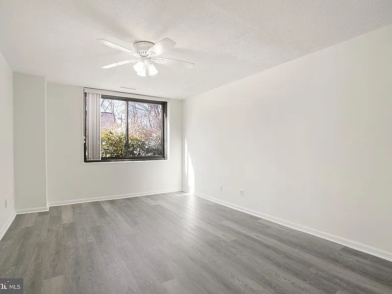 3713 George Mason Dr #T5W — Photo 30