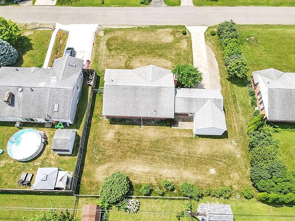 5th image of 934 Glenmore Ave