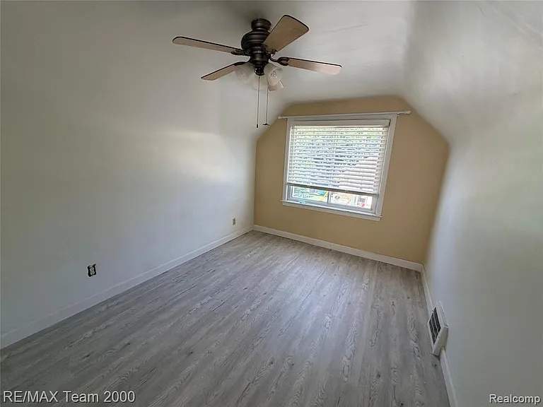 22959 Cleveland St — Photo 8