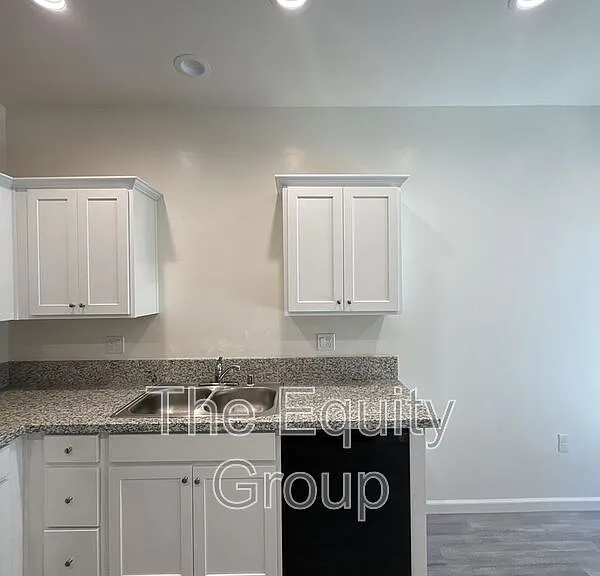 735 S Pinkham #105 — Photo 10