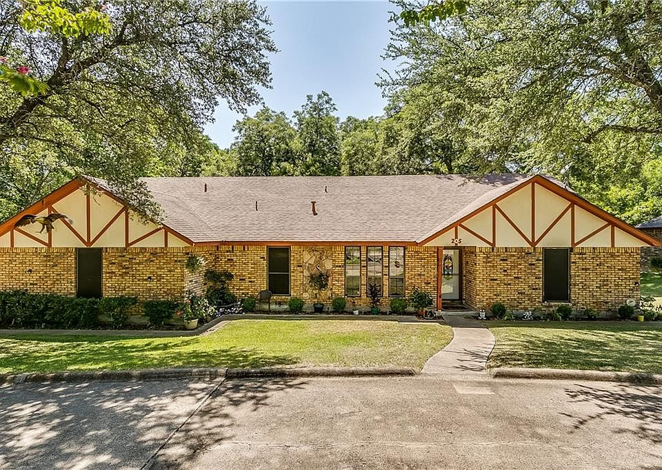 1st image of 205 Pecan Creek St