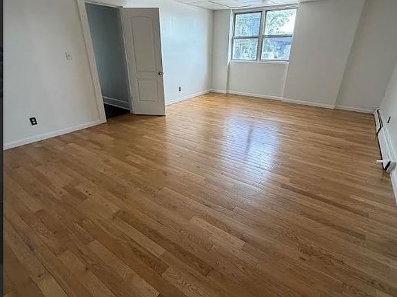 4th image of 132 Mountainview Blvd #2