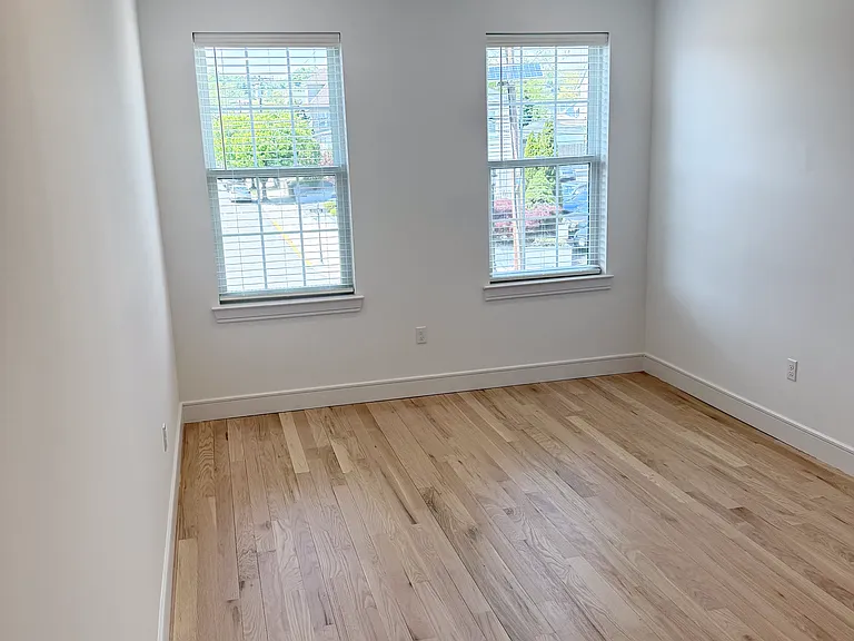 323 Union Blvd #3I — Photo 11