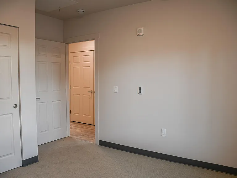 Kirkland Heights Apartments — Photo 43