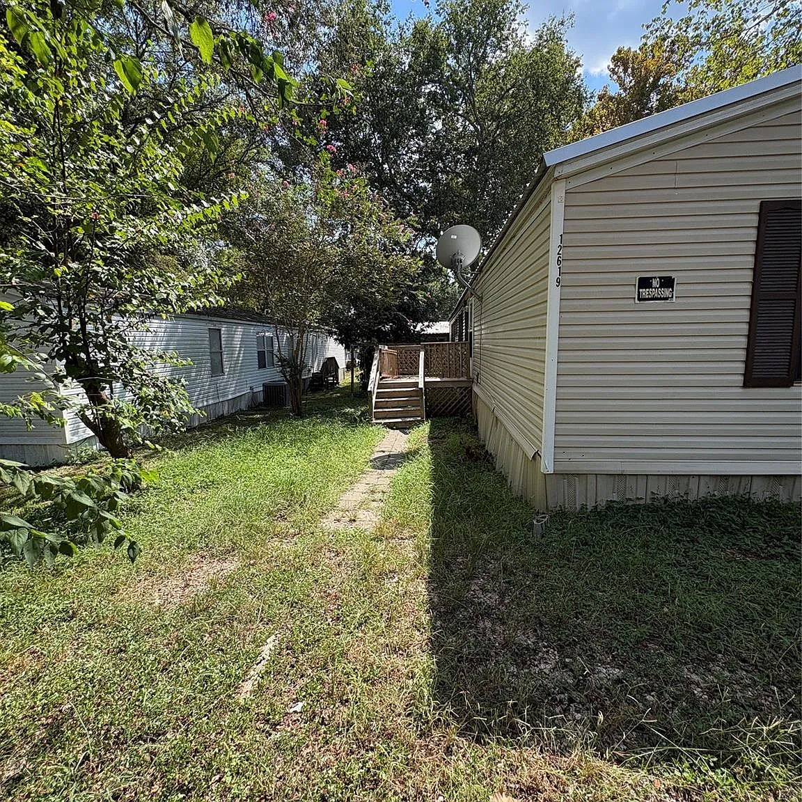 3 bed, 2.0 bath, 1216 sqft, $1,300 — Photo 2