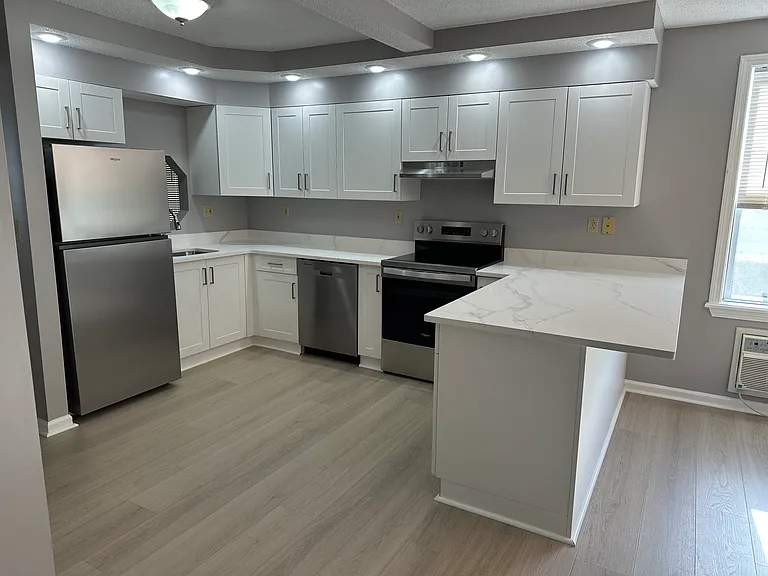 142 Eden Ave — Photo 1