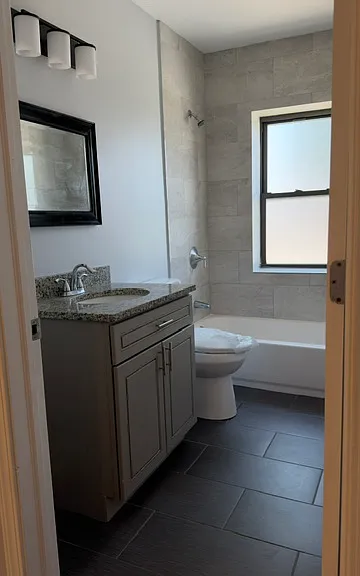 1010 S 1st Ave #103 — Photo 4