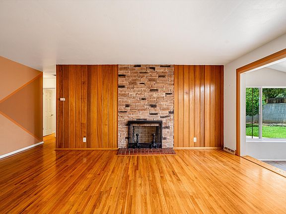 5th image of 3618 California St NE