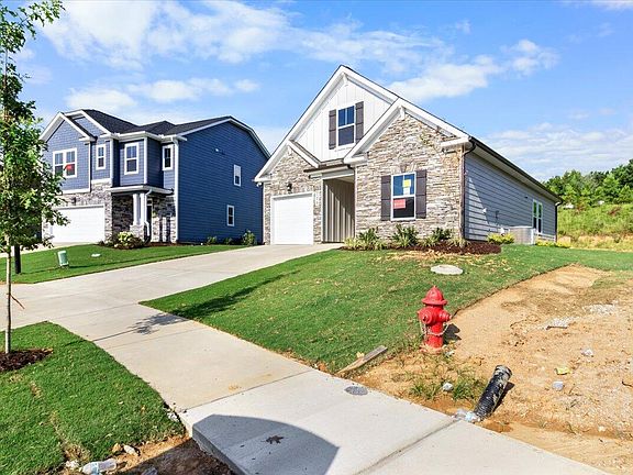 4th image of 728 Woodvine Drive