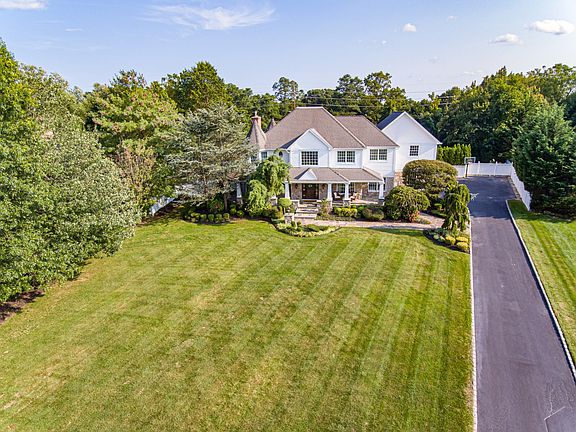 2nd image of 17 Deepwells Ln