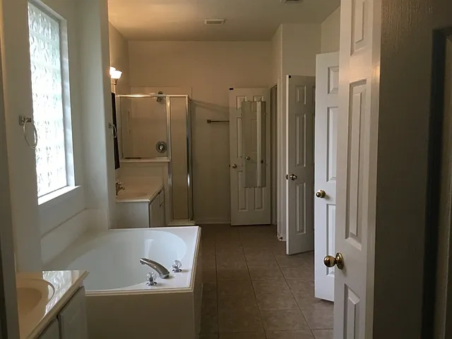 4702 Sebastopol Dr — Photo 7
