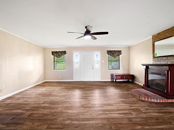 3rd image of 6951 Farm Road 1499