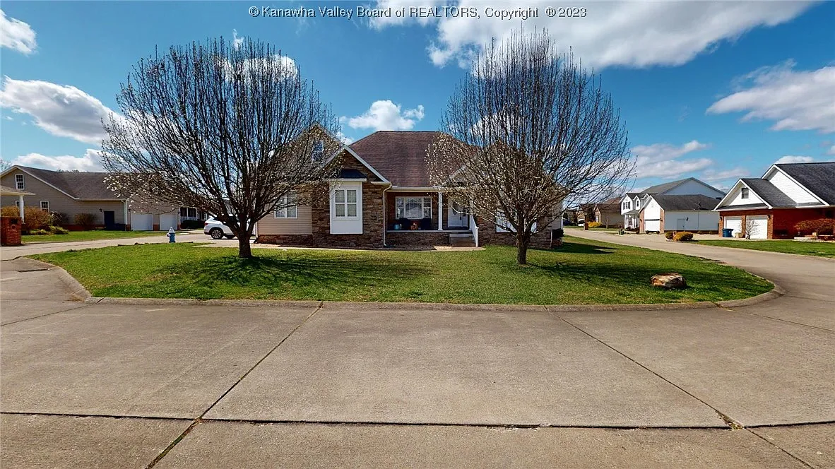 125 Applewood Dr photo 1
