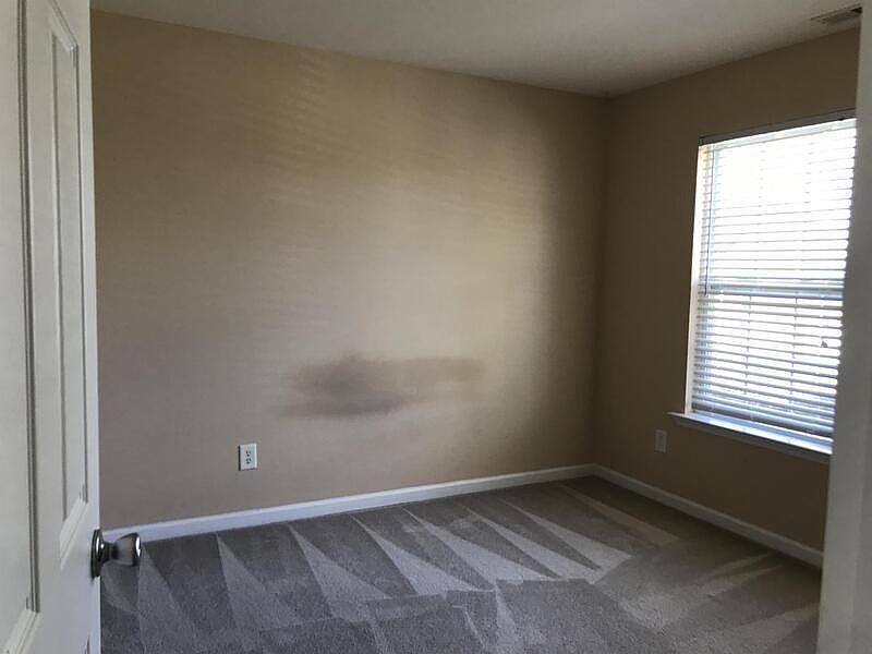 2nd image of 721 Willow Bay Dr