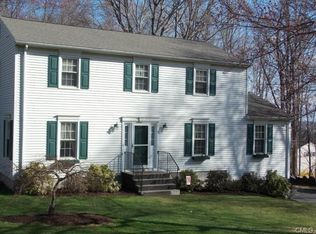 17 Cannonball Dr, Danbury, CT 06810