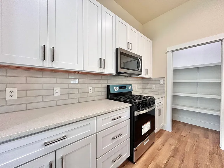 5605 Samuel Huston Ave #1 — Photo 8