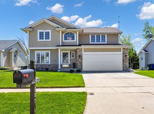 805 71st St NE, Cedar Rapids, IA 52402