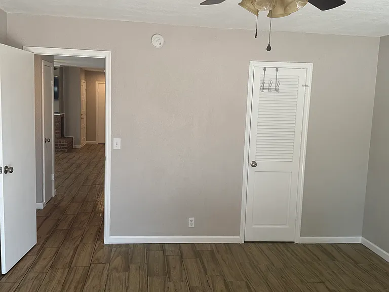 4711 Hemlock Ln — Photo 17