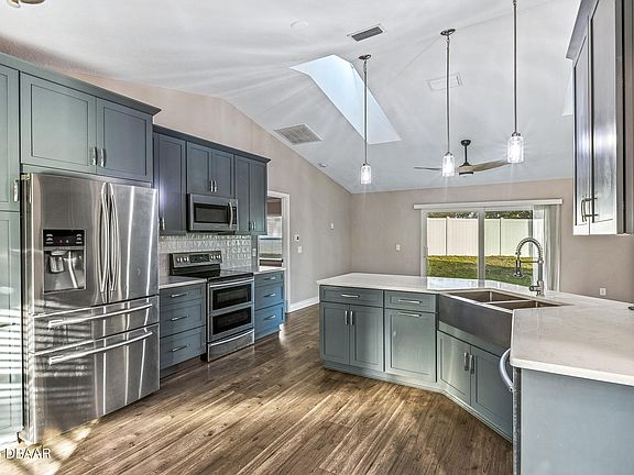 2nd image of 711 Hiview Cir