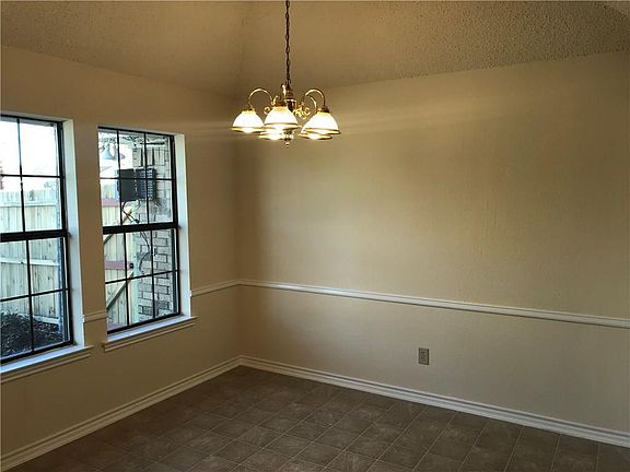 4th image of 1202 Casa Linda St