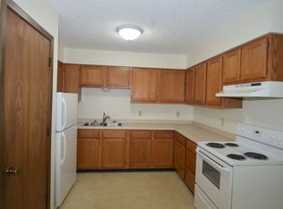 2134 8th Ave NW APT 227, East Grand Forks, MN 56721