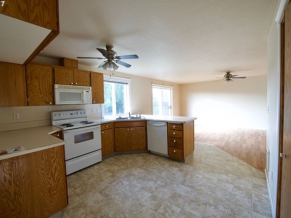 5th image of 7413 NE 161st Pl