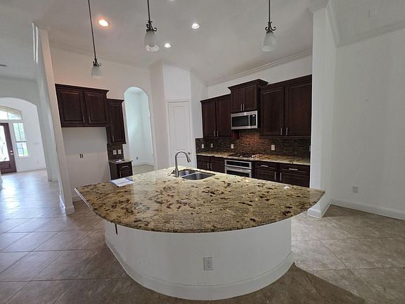 5th image of 4814 Applewood Crest Ln